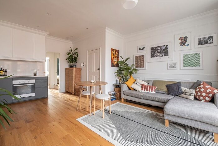 1 Bedroom Flat To Rent In Melrose Road, London, SW18