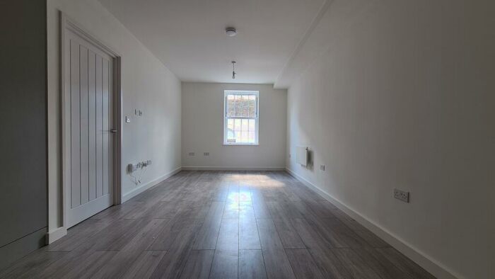 1 Bedroom Apartment To Rent In High Street, Maidenhead, SL6