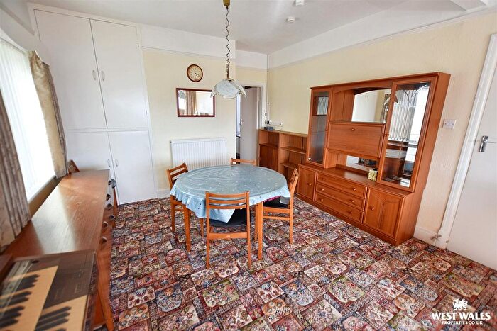 2 Bedroom Detached Bungalow For Sale In Hayston Avenue, Hakin, Milford Haven, SA73