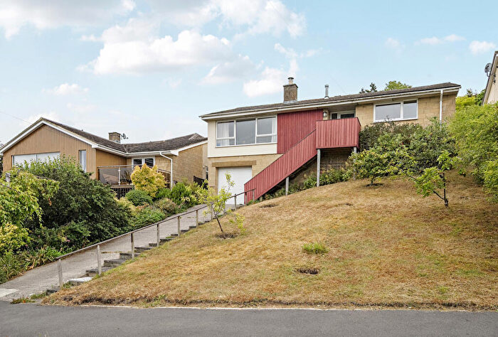 3 Bedroom Bungalow For Sale In Glen Park Crescent, Kingscourt, Stroud, Gloucestershire, GL5