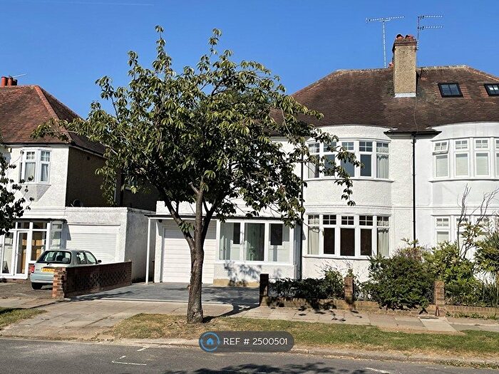 4 Bedroom Semi-Detached House To Rent In Staveley Road, London, W4
