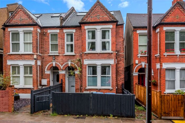 2 Bedroom Flat To Rent In Dunstans Road London, SE22