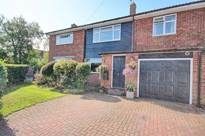 4 Bedroom Semi Detached House For Sale In Lambs Gardens - Widford, SG12