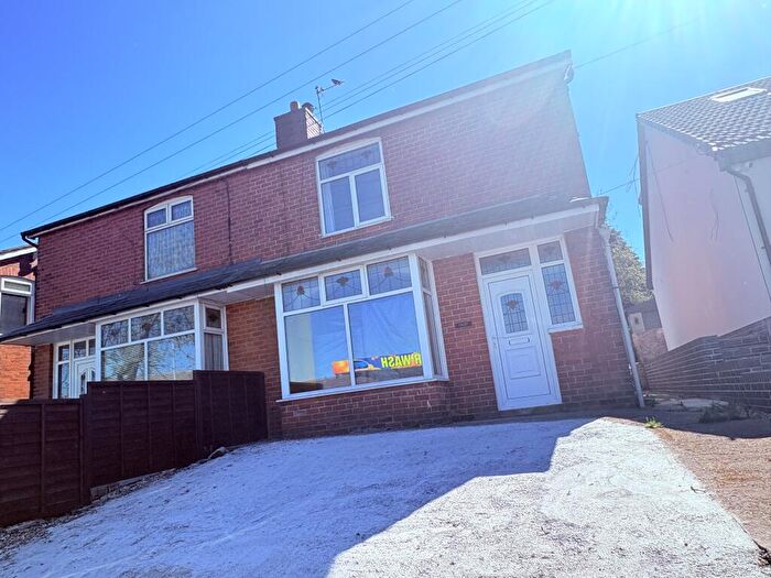 3 Bedroom House To Rent In Walshaw Road, Bury, BL8