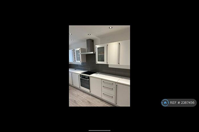 1 Bedroom Terraced House To Rent In Manchester Road, Huddersfield, HD4