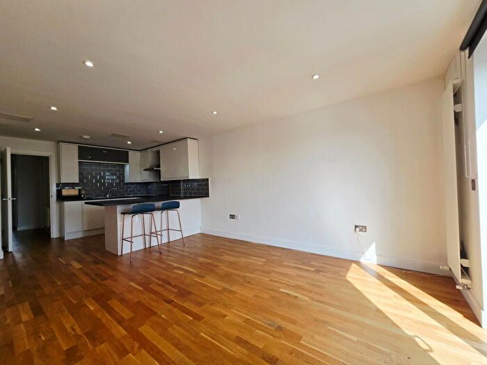 2 Bedroom Flat To Rent In Rye Lane, Peckham, SE15