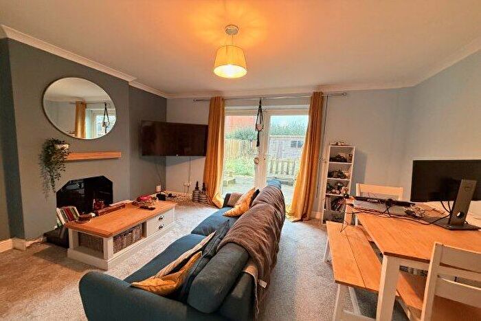 2 Bedroom End Of Terrace House To Rent In Eastmoor, Nottingham, NG12