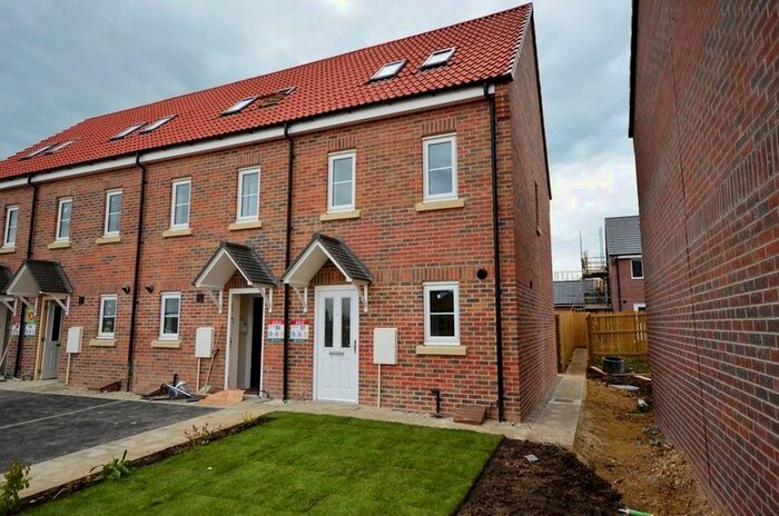 3 Bedroom Town House To Rent In Brunswick Crescent, Sherburn In Elmet, LS25