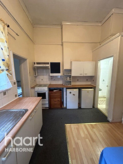 3 Bedroom Semi-Detached House To Rent In Oak Lane, West Bromwich, B70