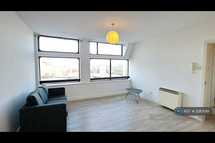 1 Bedroom Flat To Rent In City Heights, Salford, M3