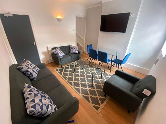 4 Bedroom House To Rent In Mostyn Road, Edgbaston, West Midlands, B16