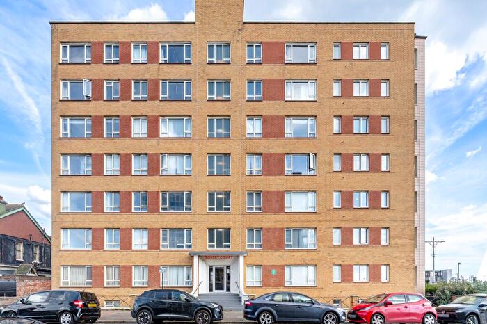 1 Bedroom Flat For Sale In Kingsway, Hove, BN3