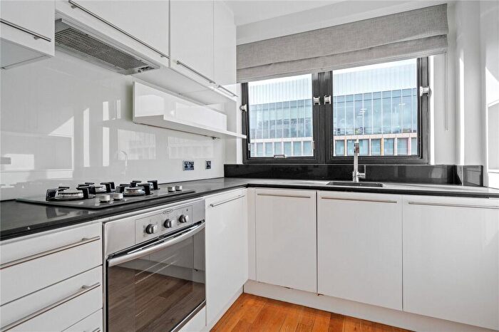 2 Bedroom Apartment To Rent In Long Lane, Farringdon, London, EC1A