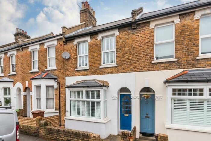 3 Bedroom Terraced House To Rent In Goodrich Road London, SE22