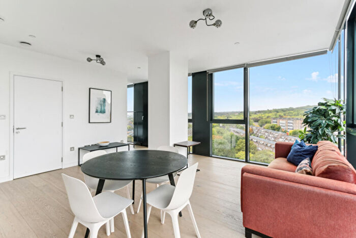 Studio For Sale In Hill House, Highgate Hill, N19
