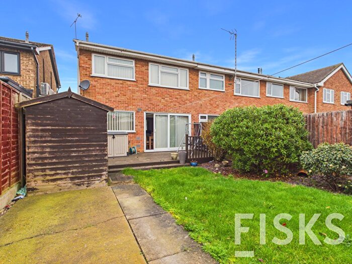 3 Bedroom End Terrace House For Sale In Lake View, Canvey Island, SS8