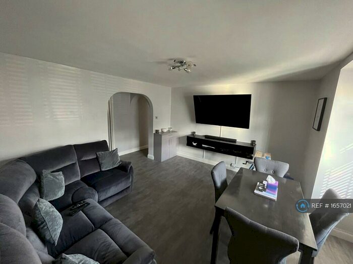 2 Bedroom Flat To Rent In Maldon Road, Wallington, SM6