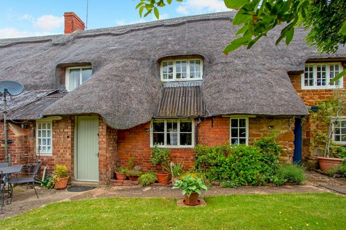 3 Bedroom Cottage To Rent In Culworth Road, Chipping Warden, Banbury, OX17