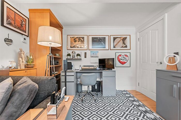 2 Bedroom Flat For Sale In Church Street North, Old Whittington, Chesterfield, S41