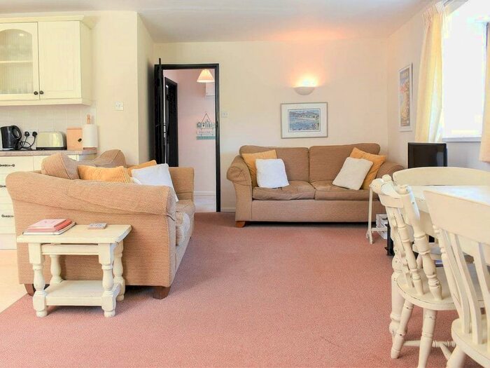 2 Bedroom Barn Conversion For Sale In Exmouth Road, Colaton Raleigh, Sidmouth, EX10
