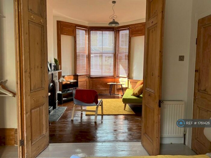 1 Bedroom Flat To Rent In Linscott Road, London, E5