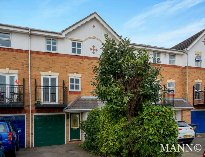 3 Bedroom House To Rent In Sara Crescent, Greenhithe, DA9