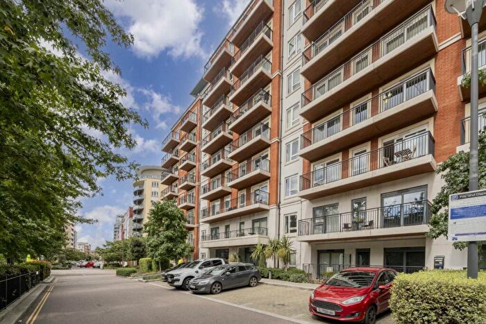 Studio To Rent In Beaufort Square, London, NW9