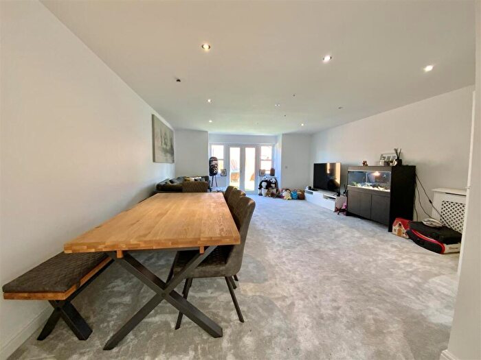 3 Bedroom End Of Terrace House For Sale In Blenheim Avenue, Stony Stratford, Milton Keynes, MK11
