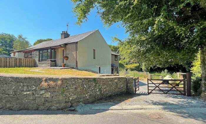 3 Bedroom Semi-Detached House For Sale In Groeslon, Caernarfon, Gwynedd, LL54