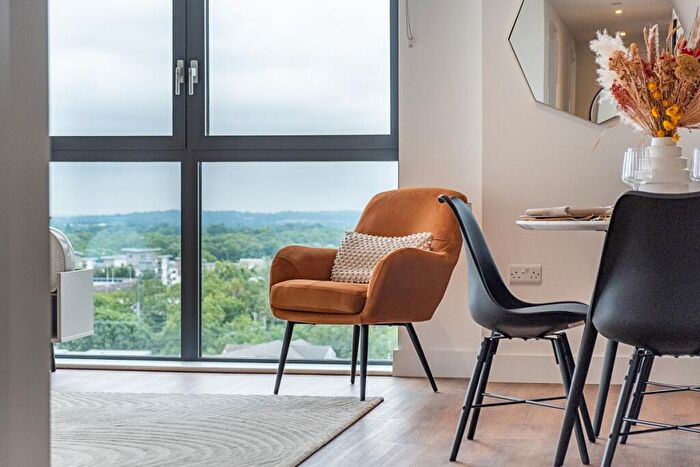 2 Bedroom Apartment To Rent In Garden Boulevard Maidenhead, SL6