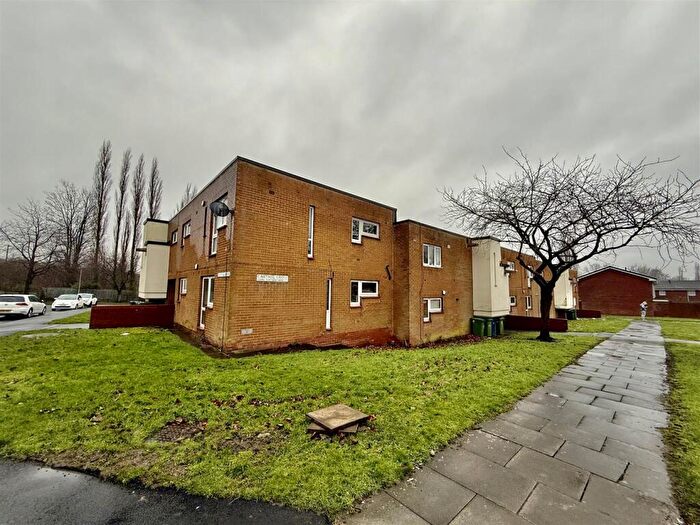2 Bedroom Apartment For Sale In Cartmel Grove, Gateshead, NE8