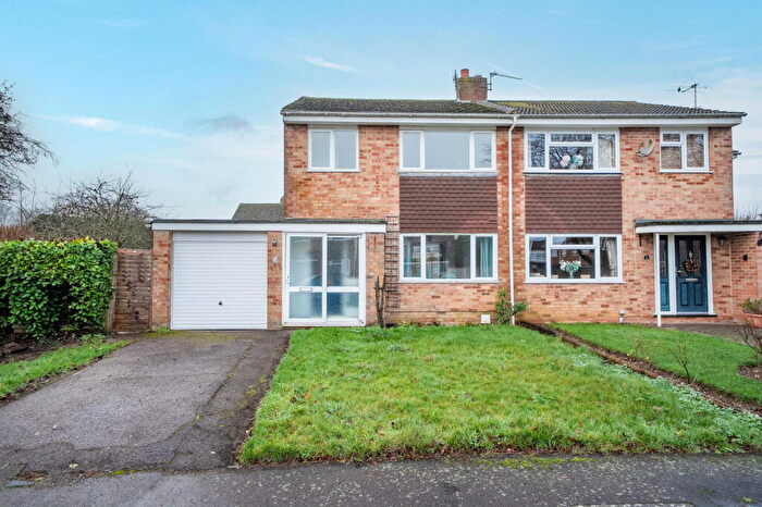 3 Bedroom Semi Detached House For Sale In Hamble Close, Oakley, Basingstoke, RG23