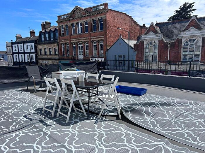2 Bedroom Flat For Sale In Poole Hill, Bournemouth, BH2