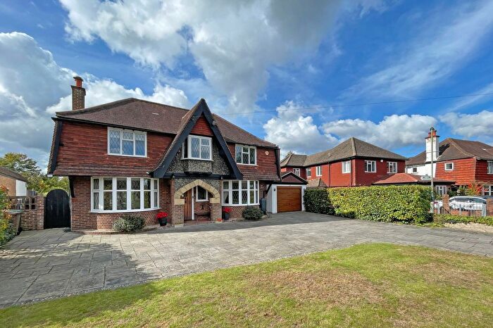5 Bedroom Detached House For Sale In The Green, Ewell Downs, Epsom, Surrey, KT17