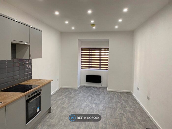 2 Bedroom Flat To Rent In Abbeydale Road, Sheffield, S7