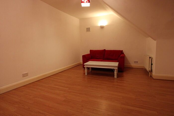 Studio To Rent In Heathfield Road, Croydon, CR0