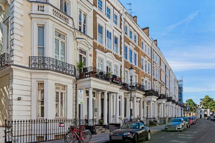 Studio To Rent In Collingham Place, London, SW5