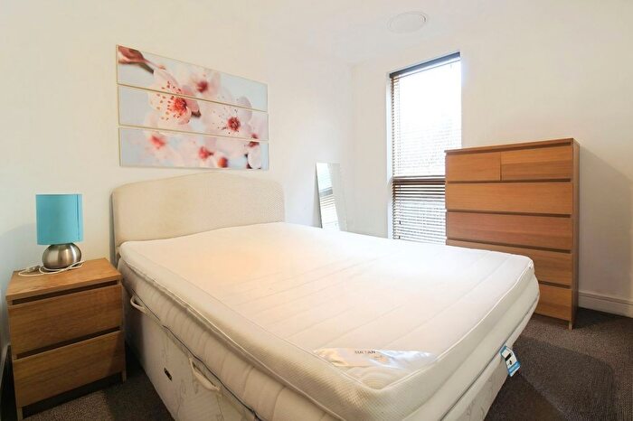 1 Bedroom Flat To Rent In Admiral Court, Brewery Wharf, Leeds, LS10