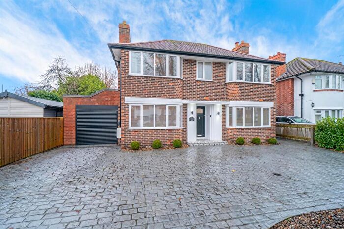 4 Bedroom Detached House For Sale In Woodkind Hey, Spital, CH63