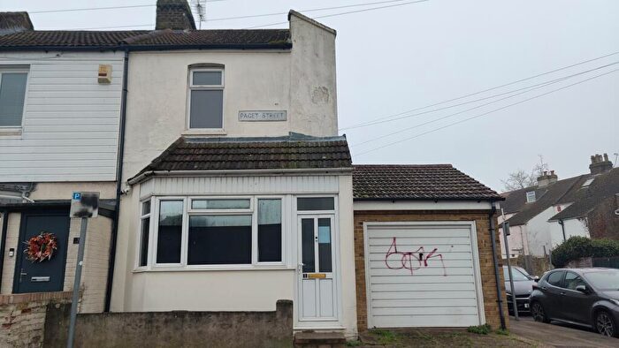 1 Bedroom Apartment To Rent In Paget Street, Gillingham, Kent, ME7