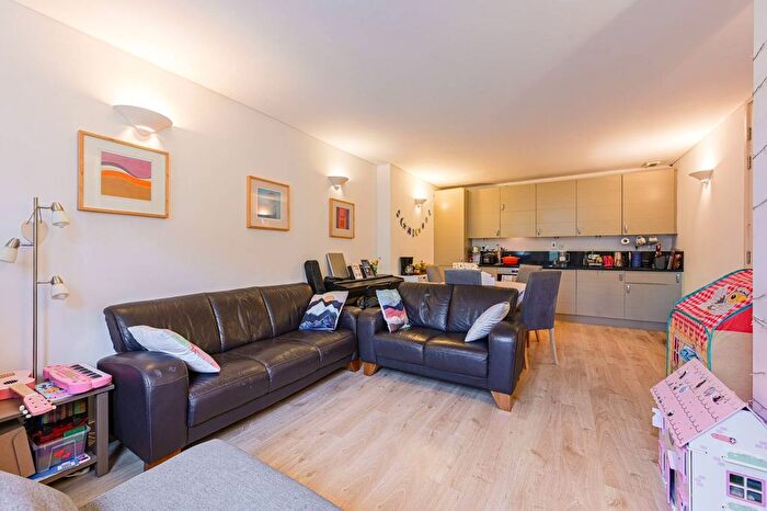 1 Bedroom Flat For Sale In West Parkside, Greenwich Millennium Village, London, SE10