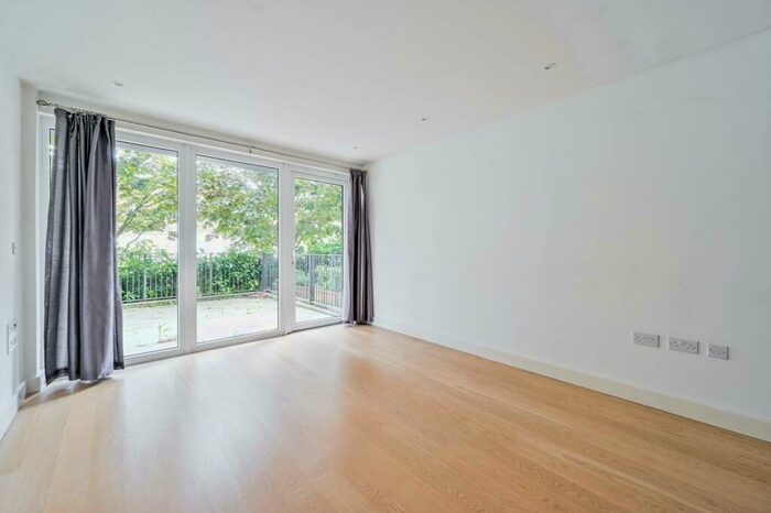 2 Bedroom Flat To Rent In Imperial Building, Woolwich Riverside, London, SE18