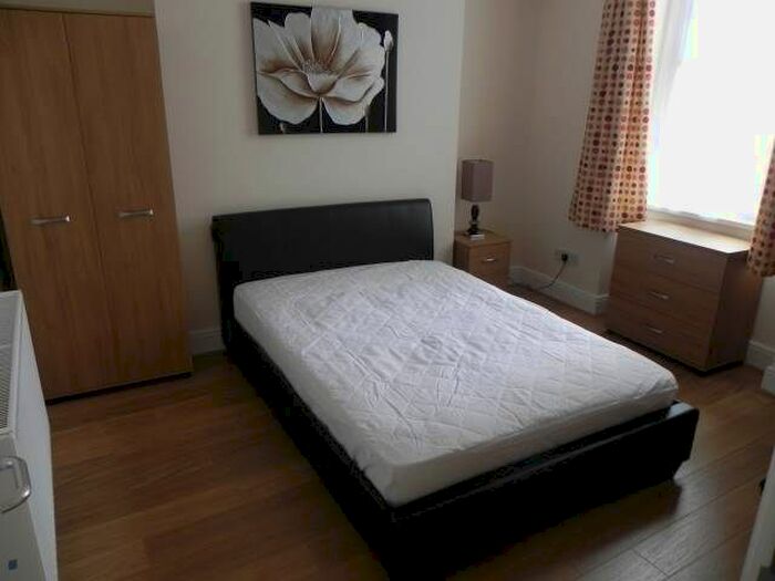 4 Bedroom Property To Rent In St Helens Avenue, Brynmill, Swansea, SA1