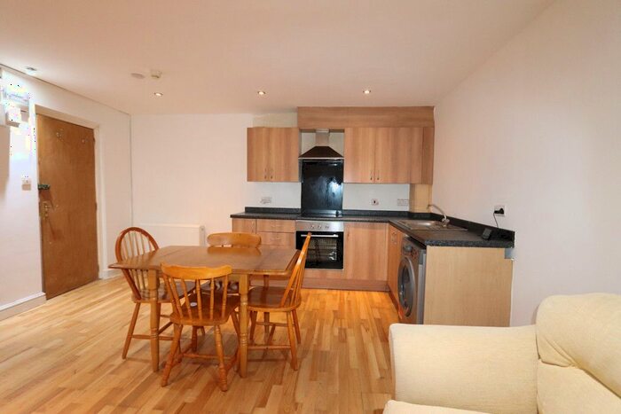 1 Bedroom Flat To Rent In Market Street, Haverfordwest, SA61