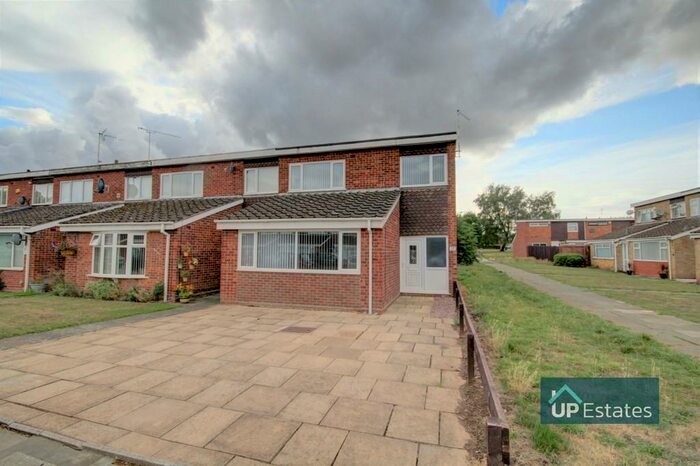 3 Bedroom End Of Terrace House To Rent In Brade Drive, Coventry, CV2
