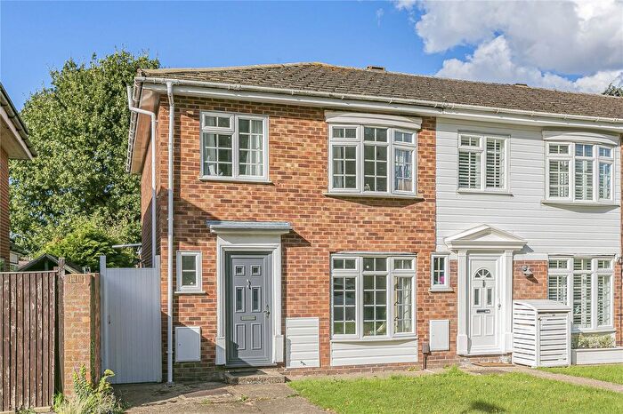 3 Bedroom End Terrace House For Sale In Gilpin Crescent, Twickenham, TW2