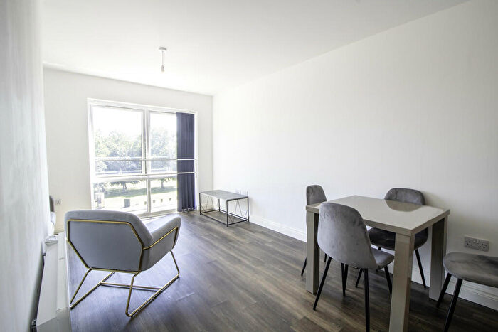 2 Bedroom Apartment To Rent In Park Residence, Holbeck, Leeds, LS11