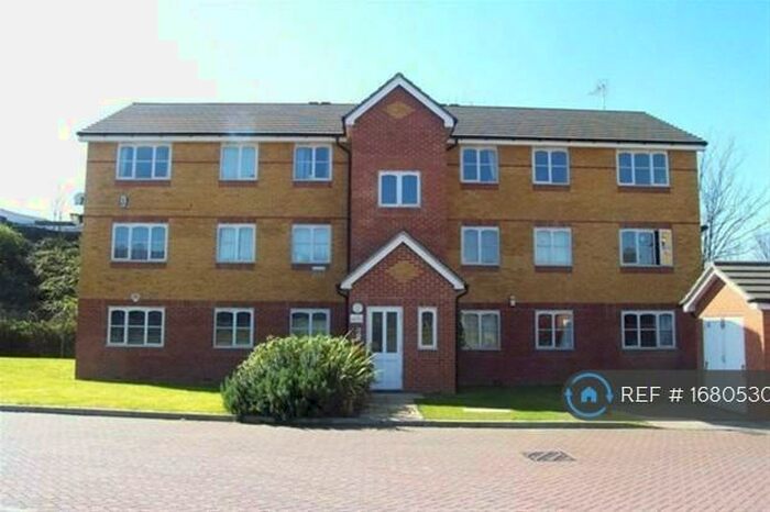 2 Bedroom Flat To Rent In Armoury Road, London, SE8