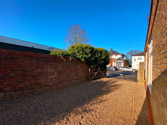 4 Bedroom Flat To Rent In Fortis Green, London, N2