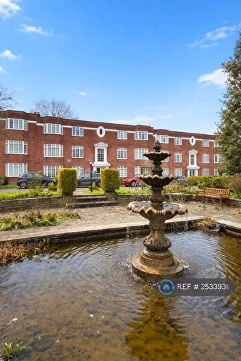 2 Bedroom Flat To Rent In Finchley Court, London, N3